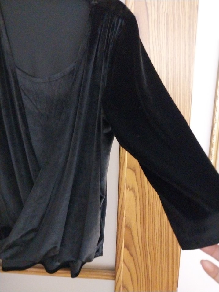 Siyah Drapeli Uzun Kollu Bluz - Görsel 3