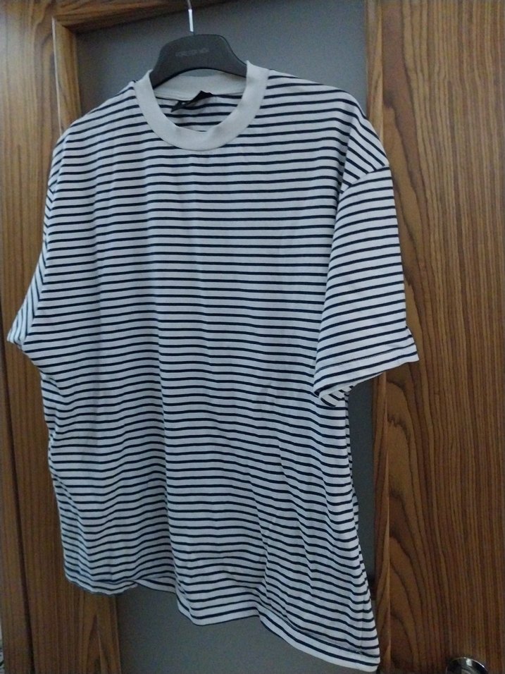 Gri Beyaz Çizgili Kısa Kollu Erkek Tişört - Görsel 2