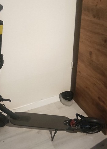 Xiaomi çift süspansiyonlu scooter
