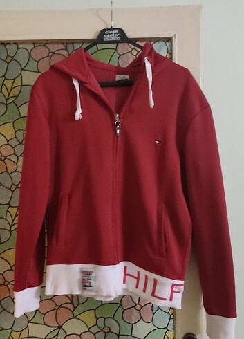 Kapşonlu kırmızı 