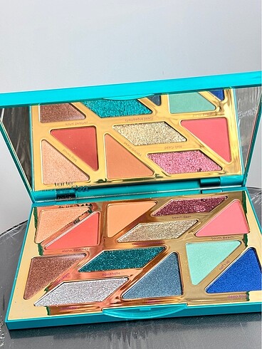 TARTE RAINFOREST OF THE SEA EYESHADOW PALETTE