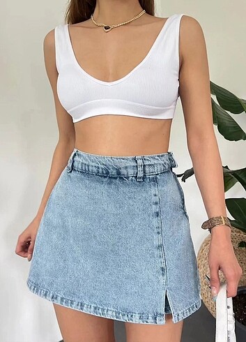 Kadın Yırtmaç Detaylı Denim Şort Etek 