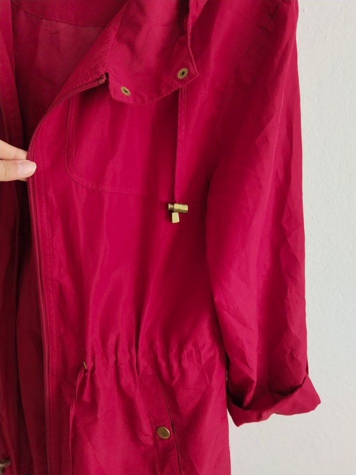 Düğmeli kırmızı Kadın yağmurluk - Görsel 3