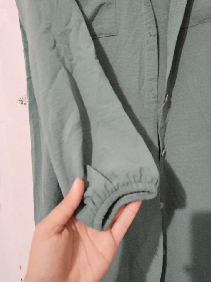 Düğmeli Uzun Yeşil  tunik - Görsel 4