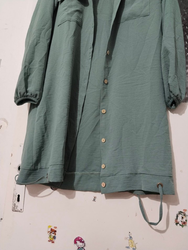 Düğmeli Uzun Yeşil  tunik - Görsel 5