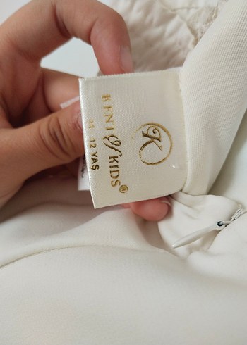 Uzun Beyaz Dantel Detaylı Kız çocuk abiye - Görsel 5