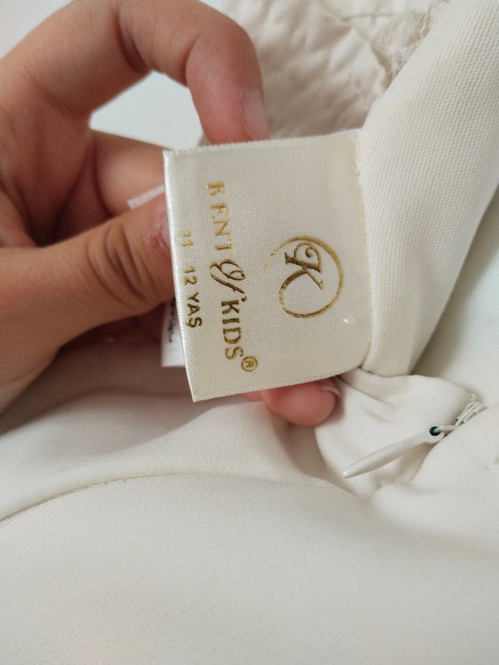 Uzun Beyaz Dantel Detaylı Kız çocuk abiye - Görsel 5