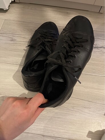 40 Beden siyah Renk Tertemiz yırtıldık sorunsuz ayakkabı