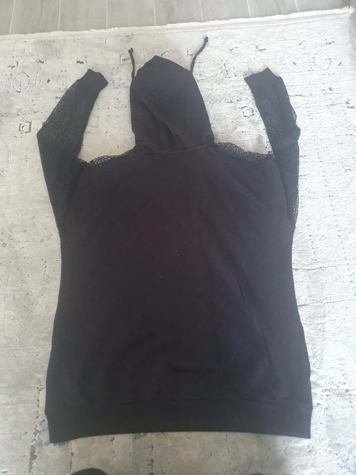 Dantel Detaylı Siyah Kapüşonlu Sweatshirt. 42 Beden. - Görsel 5