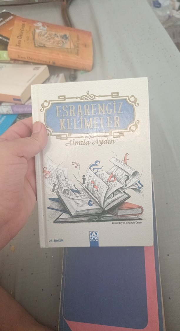 Esrarengiz Kelimeler - Almila Aydın - Görsel 2