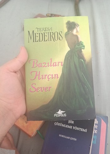 Bazıları Hırçın Sever - Teresa Medeiros