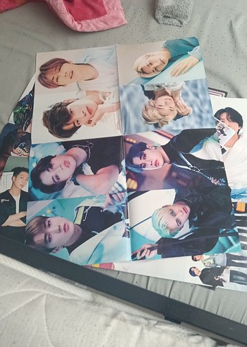 K-pop Grubu Posterleri