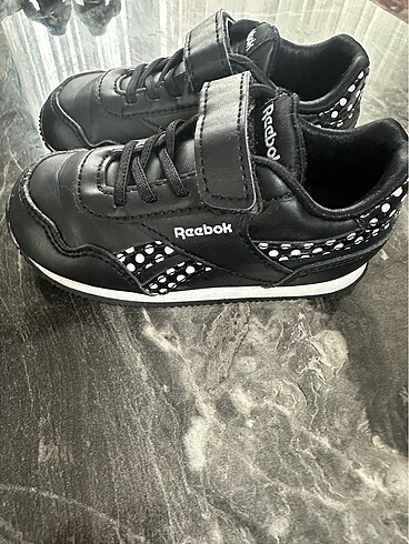 22 Beden Reebok çocuk ayakkabı