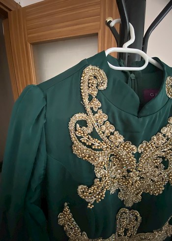 Nakışlı zümrüt yeşili  Uzun Kollu Uzun Abiye Elbise - Görsel 2