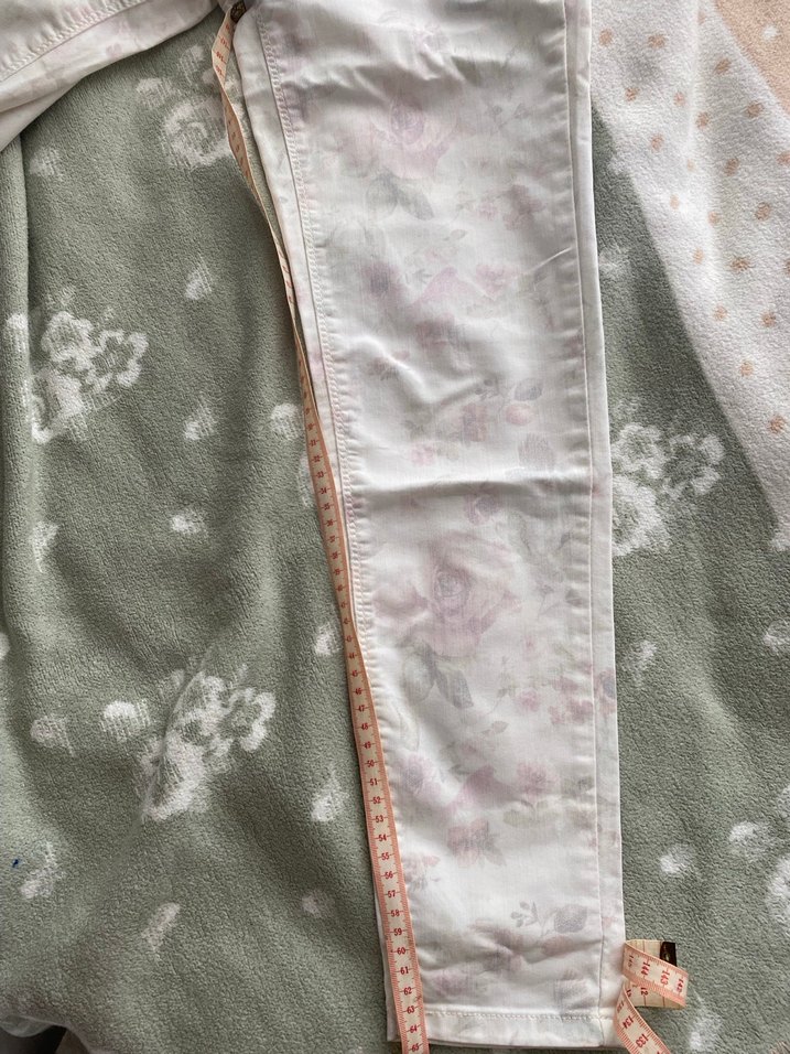 Beyaz Pastel çiçek Desenli Pantolon - Görsel 3