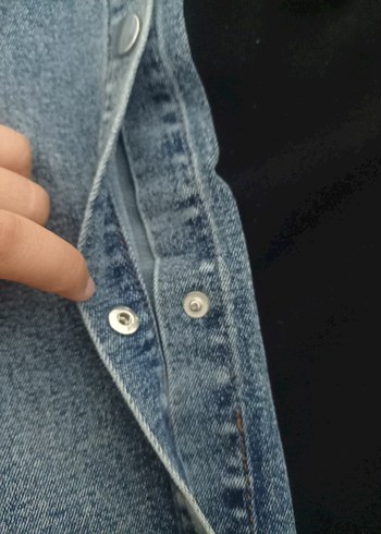 Mavi Düğmeli dar Kesim Kadın Kot Pantolon - Görsel 3