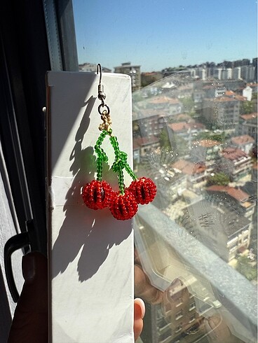 Kiraz örgü boncuk kırmızı yeşil küpe seti - Görsel 3