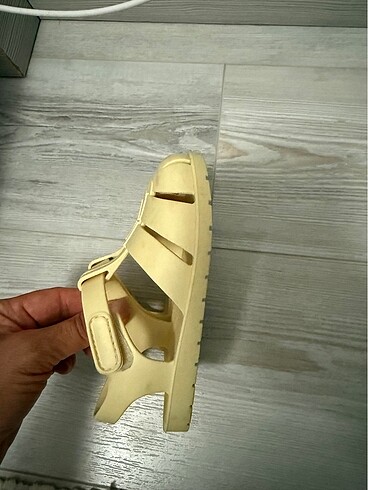 Zara 24 numara yumuşak sandalet unısex - Görsel 5