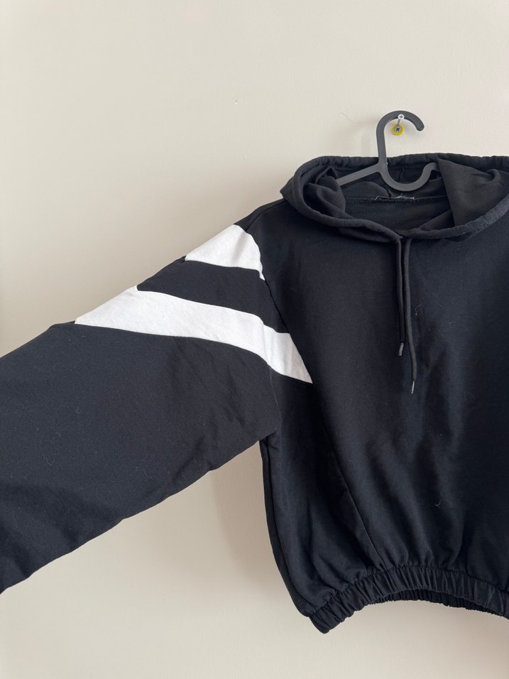 Siyah Çizgili Kapüşonlu Kadın Sweatshirt - Görsel 3