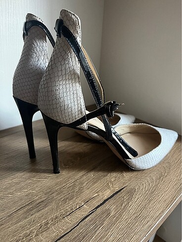 39 Beden Nine west beyaz topuklu ayakkabı