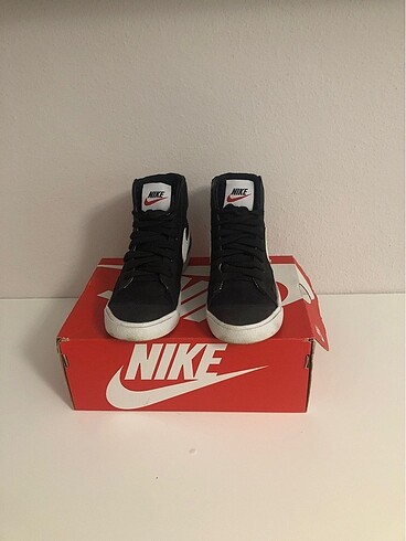 Nike Az kullanılmış spor ayakkabı