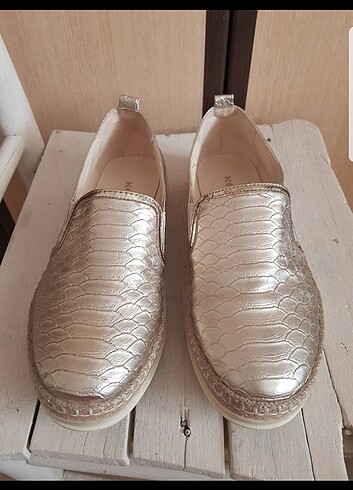 KOTON GOLD RENGİ AYAKKABI
