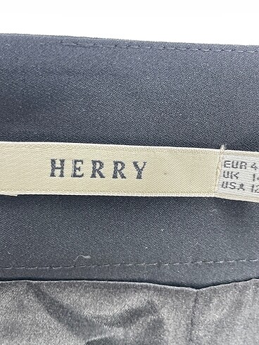 42 Beden siyah Renk Herry Kalem Etek %70 İndirimli.