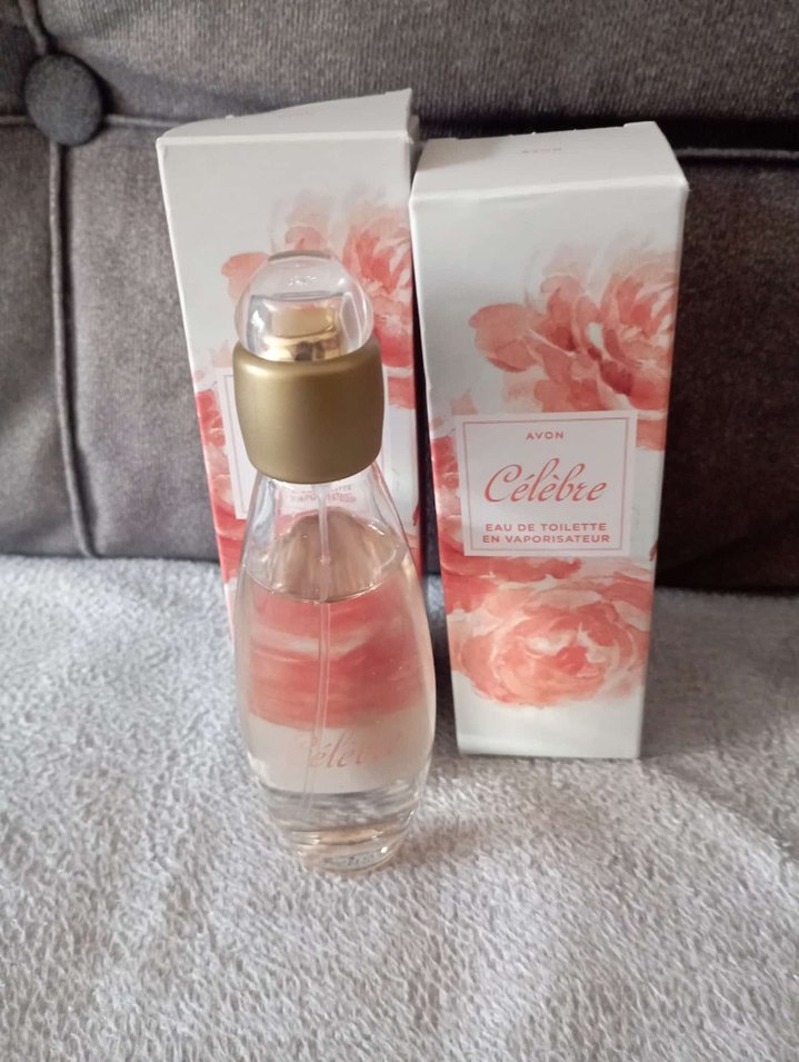 Kadın Parfümü Şişesi Altın Kapaklı - Görsel 2