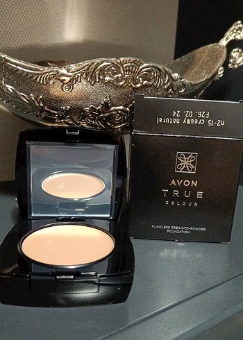 Avon True Colour Krem-Pudra Fondöten