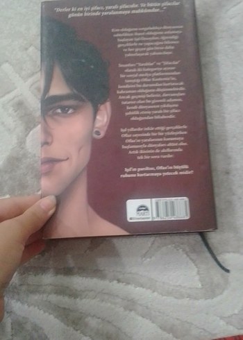 Beden Kimse Gerçek Değil - Zeynep Sey