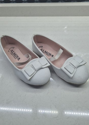 Beyaz Fiyonk Detaylı Kız Çocuk Babet - Görsel 3