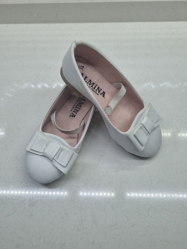 Beyaz Fiyonk Detaylı Kız Çocuk Babet - Görsel 2