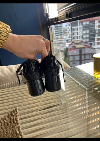 31 Beden siyah Renk Kemerli Siyah Topuklu Ayakkabı