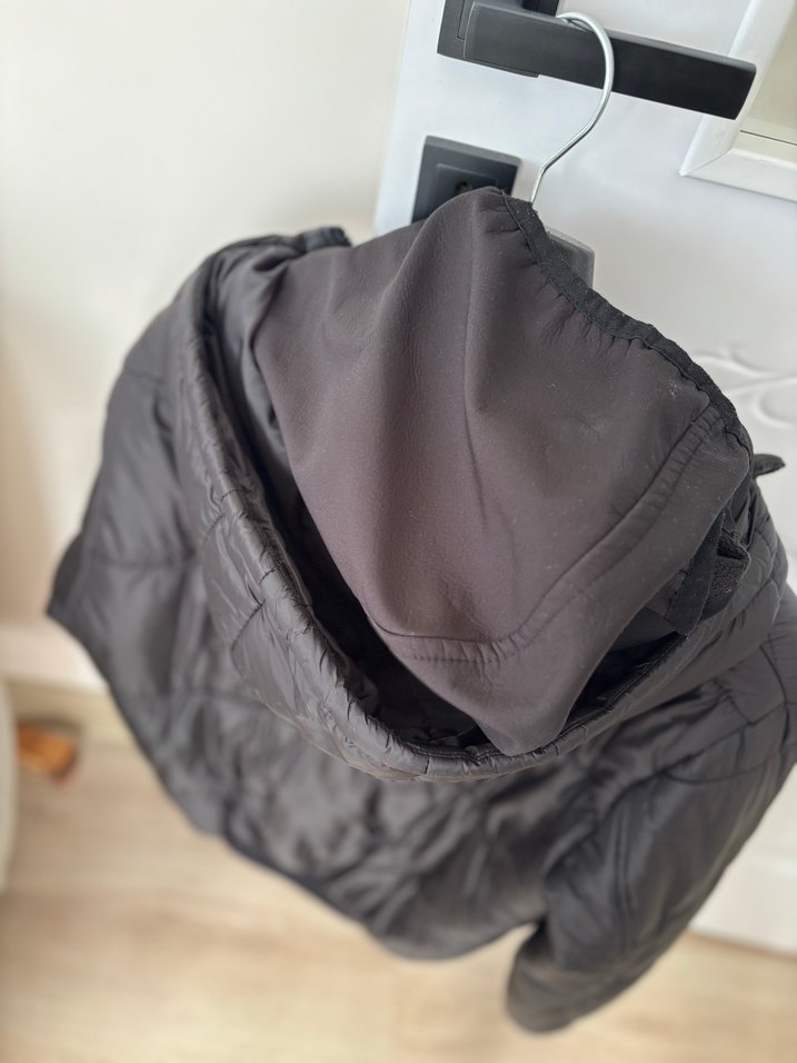 Siyah Kapüşonlu Fermuarlı Kışlık erkek Mont - Görsel 5