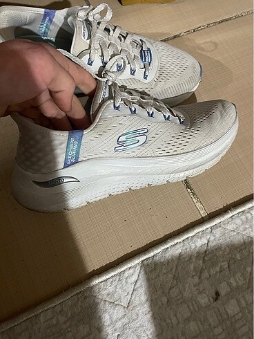 37,5 Beden Skechers ayyakabı 