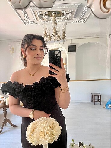 Gül detaylı madonna yaka abiye elbise