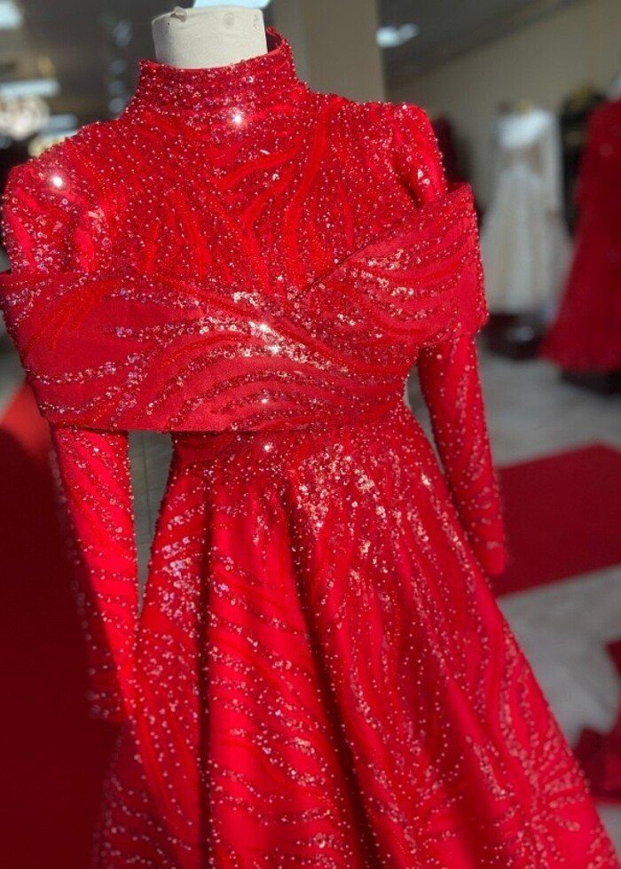 Kırmızı giriş kıyafeti - Görsel 3