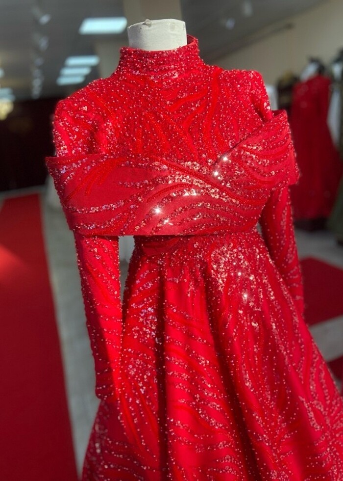 Kırmızı giriş kıyafeti - Görsel 4