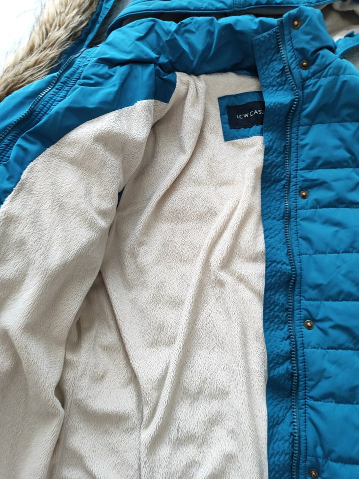 Mavi Kürklü Kadın Kışlık Mont - Görsel 2