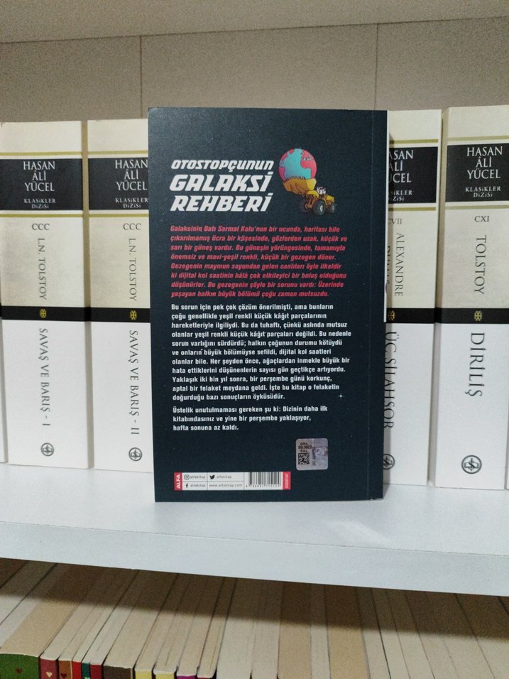 Otostopçunun Galaksi Rehberi - Douglas Adams - Görsel 2