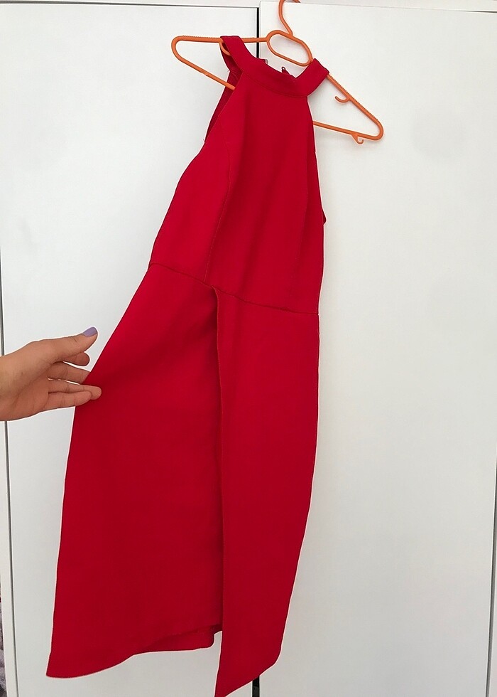 Kırmızı elbise - Görsel 2