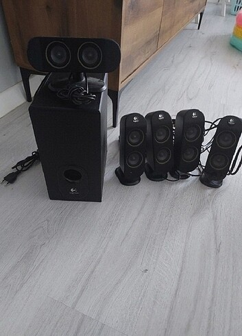 Logitech 5.1 ses sistemi 