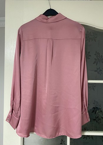 Pembe Saten Düğmeli Uzun Kollu Kadın Gömlek - Görsel 2