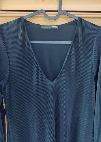 ZARA SİYAH PİLİLİ KUMAŞ ELBİSE - Görsel 4