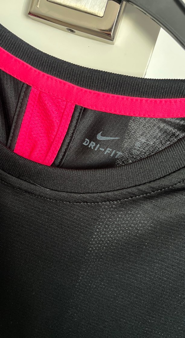 Nike Kız Çocuk Siyah Pembe Kısa Kollu Tişört Spor - Görsel 2