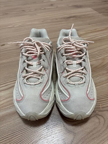 38 Beden Adidas Oznova W Spor Ayakkabı