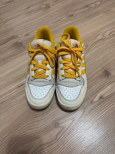 37,5 Beden Adidas Spor Ayakkabı