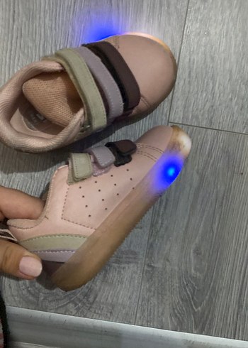 IŞIKLI Bej çocuk Spor Ayakkabı, Cırt Cırtlı, Dolgu Topuk - Görsel 2