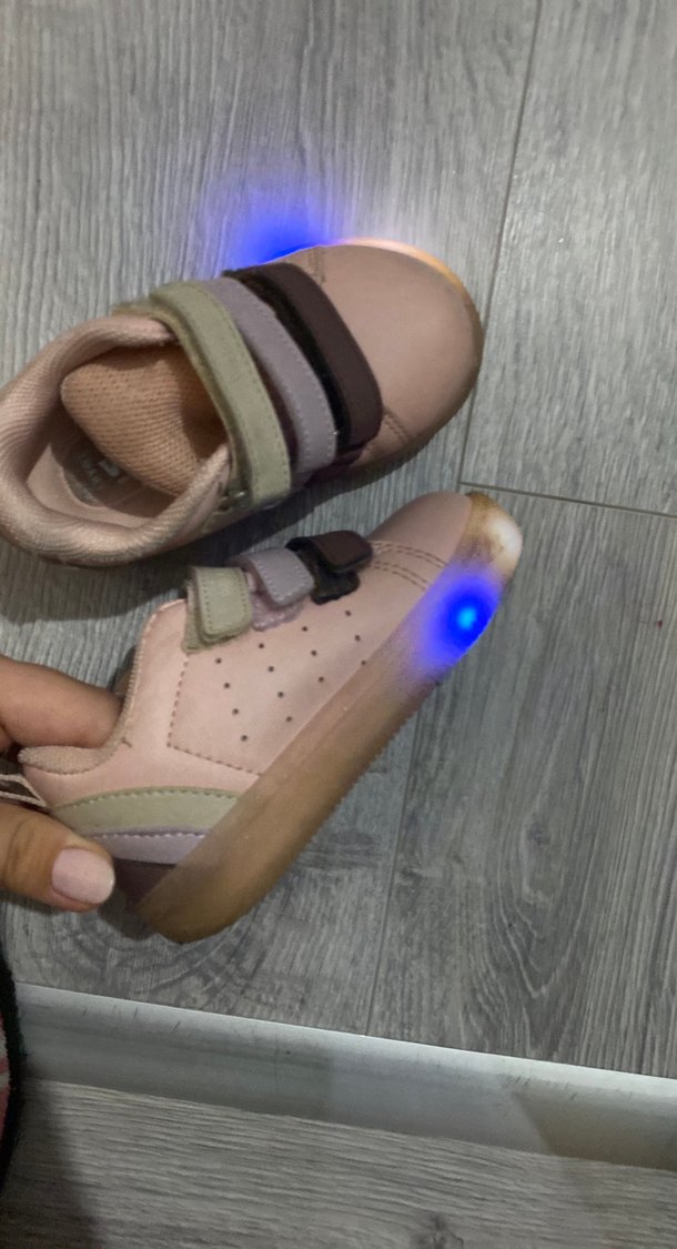 IŞIKLI Bej çocuk Spor Ayakkabı, Cırt Cırtlı, Dolgu Topuk - Görsel 2