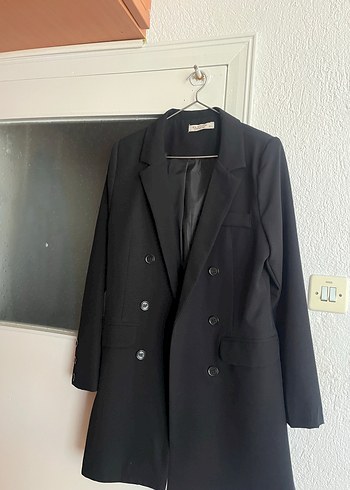 Düğmeli Siyah Midi Kadın Blazer